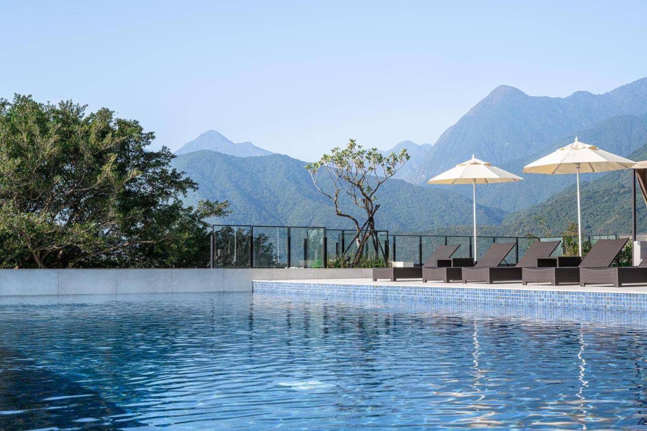 Lakeshore Hotel Hualien Taroko Shunan Экстерьер фото The swimming pool at the hotel